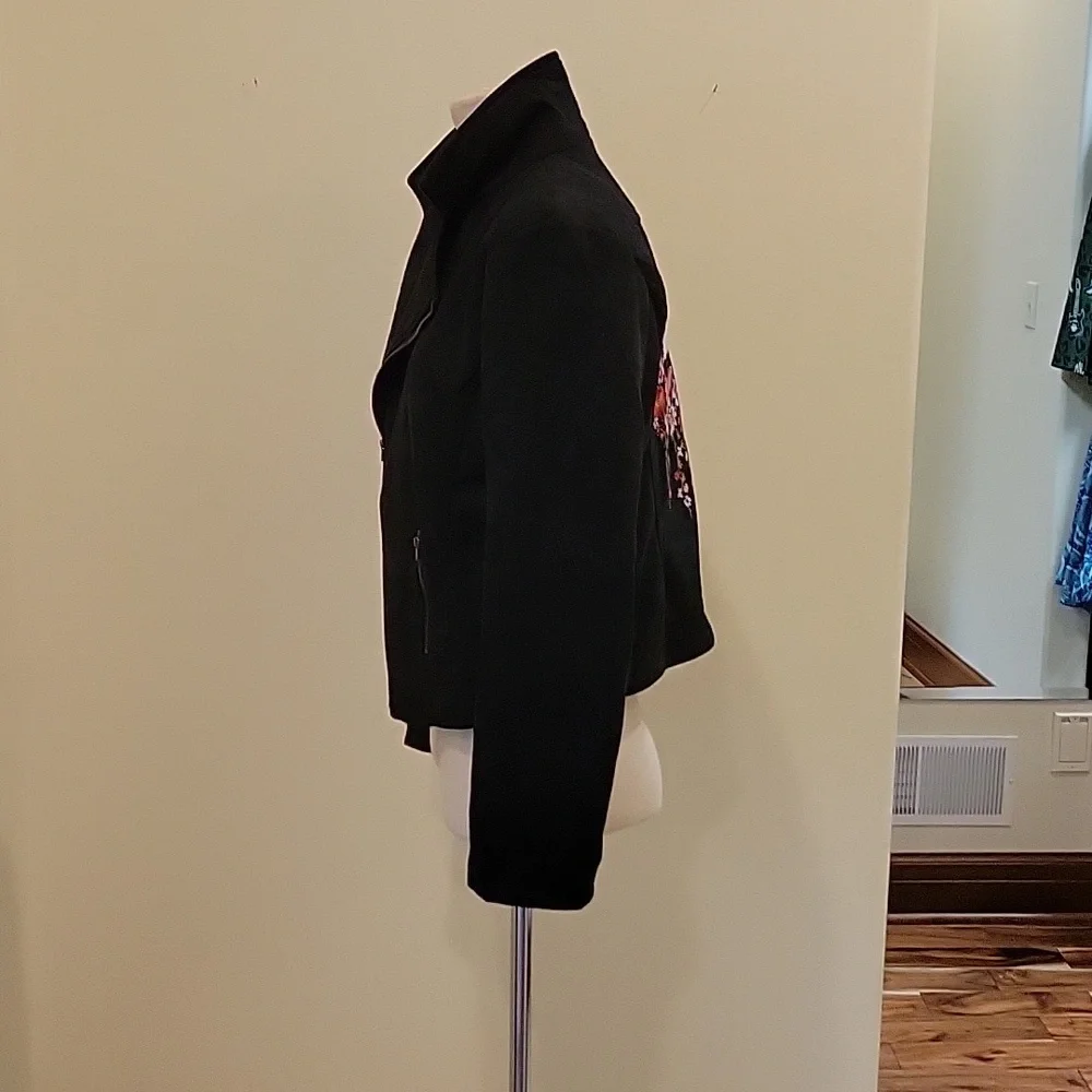 Jacket - Picture 2 of 4